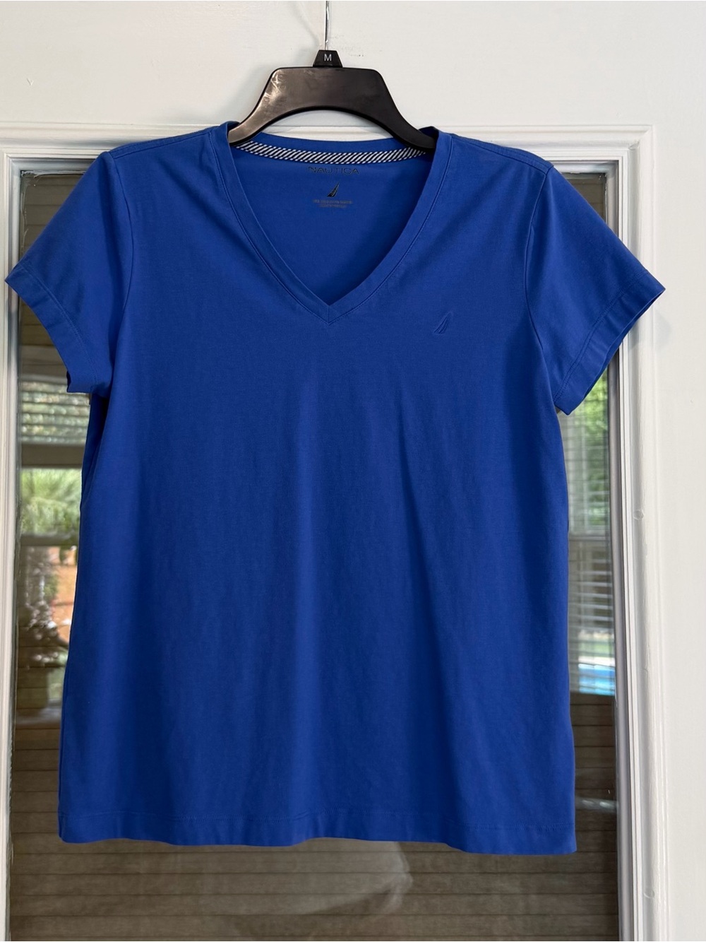 Women’s Nautica V-Neck T-Shirt (large)